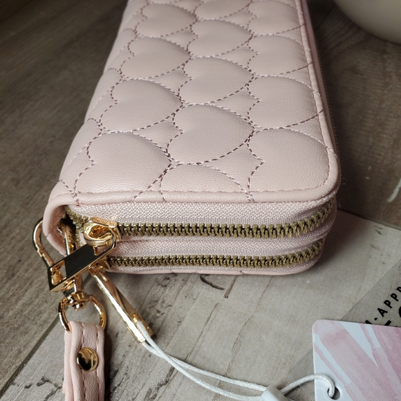 NWT Blush Kiss Large Heart Quilted Pillow Pink Double Zip-Around Vegan Wallet - Picture 10 of 16